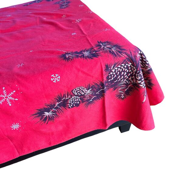 Vtg Christmas CALIFORNIA HAND PRINTS Tablecloth circa 1950's 50" x 52" Red Gold - Picture 3 of 14